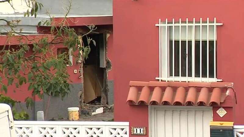 Exterior de la vivienda de Las Hoyas, en Las Palmas de Gran Canaria, afectada por el fuego (Fotograma de RTVC)